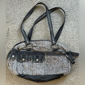 EUC DAKINE SARAH SHOULDER BAG. 6 Outside Pkts & 2 Slots & a Zipper Inside!